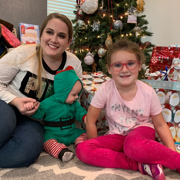 Willy with Charlotte & his Auntie Katie - Picture 6 of 7